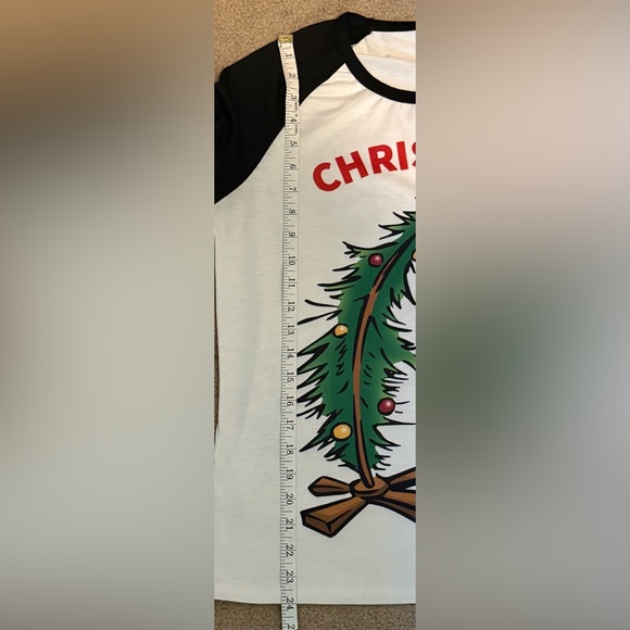 Woman’s size small grinch top. - Picture 4 of 6